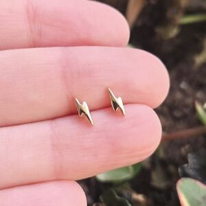 NWOT New Dainty Gold Lightning Bolt Stud Earrings